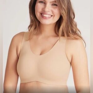 Knix Luxelift Pull Over Bra in Nude - Size M aprox 34 A,B,C,D,DD,DDD,F